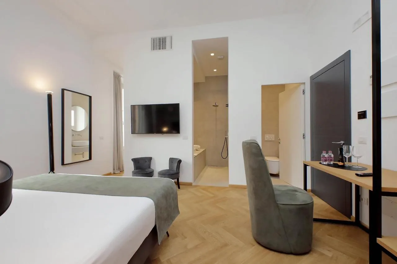 Youroom Abruzzi Рим 3*,  Италия