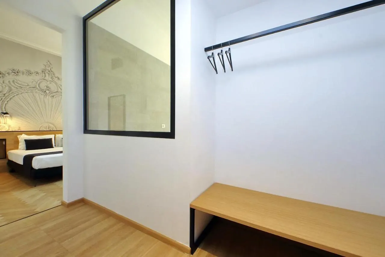Youroom Abruzzi Рим 3*,  Италия